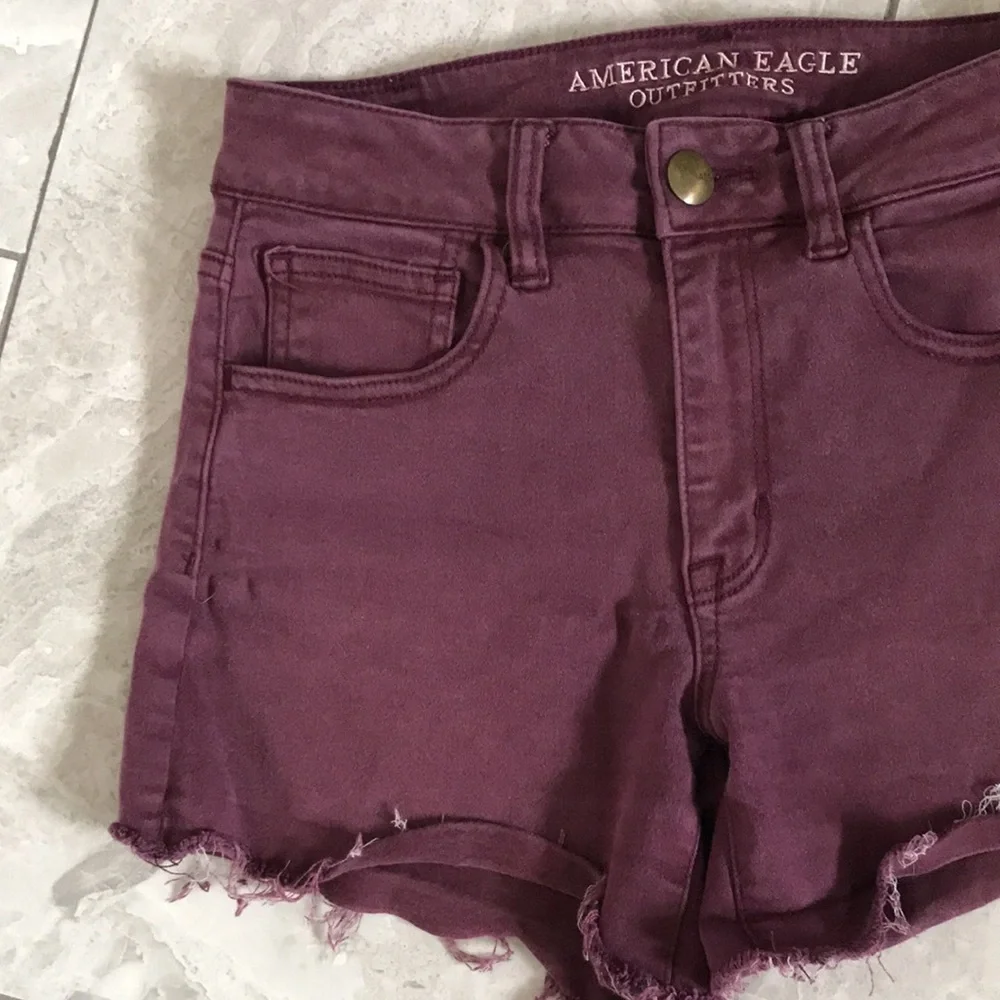 AMERICAN EAGLE Women Super Stretch Hi Rise Shortie Plum Denim Shorts | 4